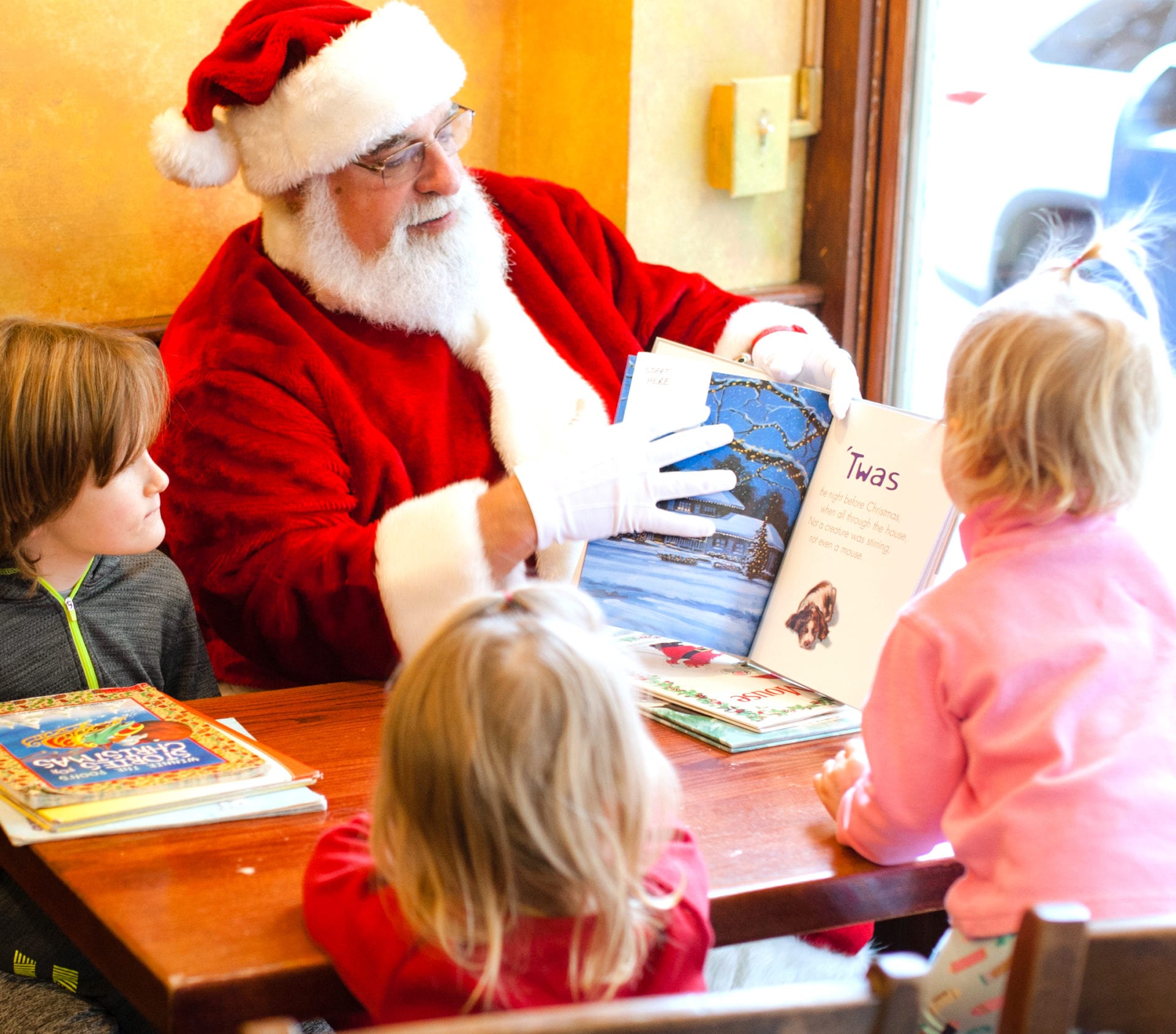 Storytelling with Santa at Willoughby’s on York